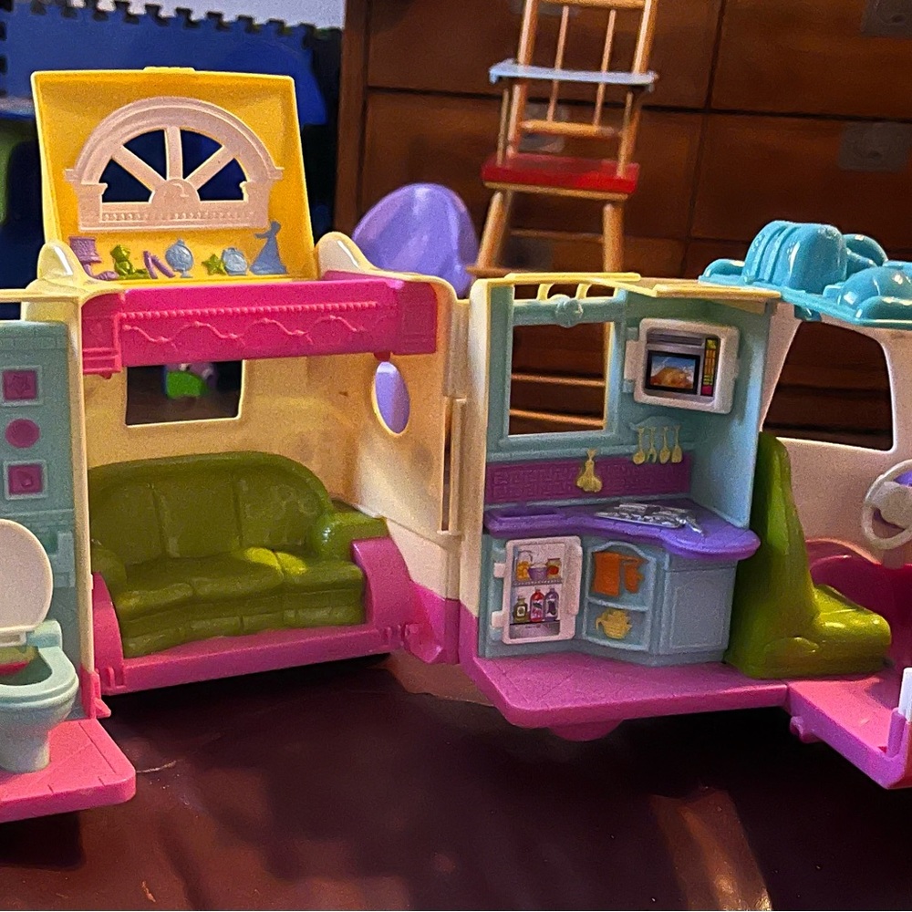Fisher Price Loving Family Camper RV Motor Home Beach Vacation
